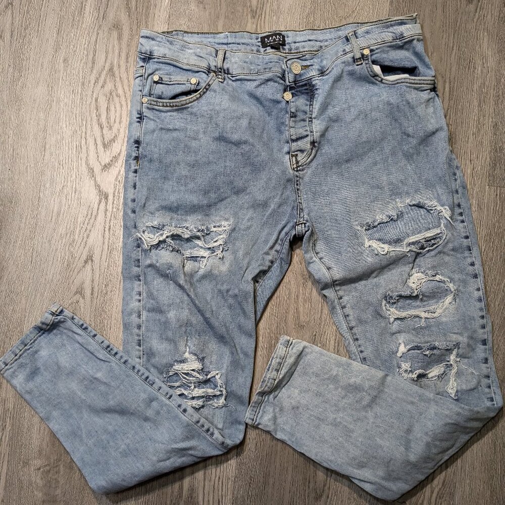 Boohoo Man Faded Blue Jeans (Size 40)